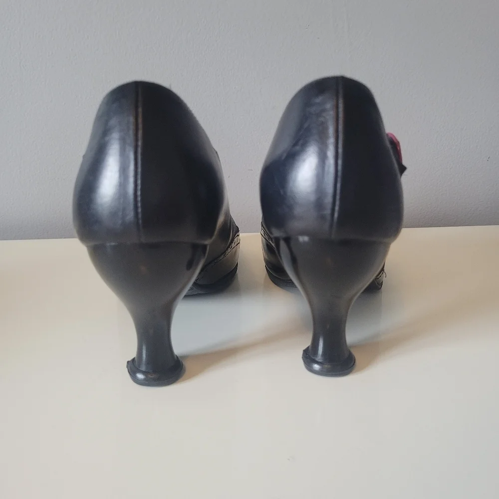 Fluevog Bellevue Ella Baker Brogued Heel With Cutout, GUC, Size 6 - Picture 9 of 11